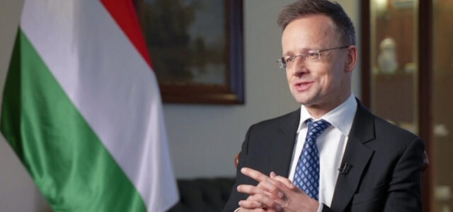 ЕК использует условное финансирование для шантажа, заявил Сийярто