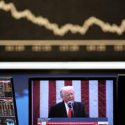 Еще 12 стран получат уведомления от Трампа о новых пошлинах