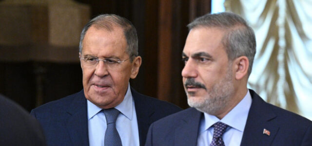 Источник рассказал о встрече глав МИД Турции и России