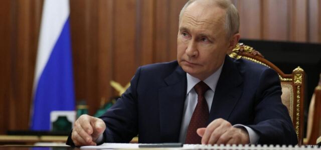 Путин поручил доработать проект фабрики проектного финансирования