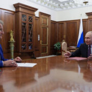 Путин примет Грефа с докладом во вторник