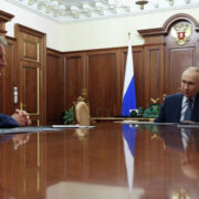 Путин: развитие Сбербанка гарантирует надежность банковской системы