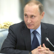 Путин вспомнил, как отстаивал необходимость сохранить автопром в 90-ые годы