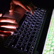 СМИ: хакеры атаковали ведомства США из-за уязвимости программы Microsoft