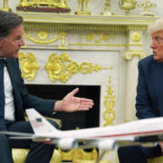 Трамп надеется, что вводить пошлины из-за прогресса по Украине не придется