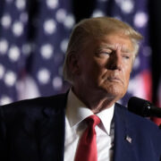 Трамп рассматривал возможность помилования подруги Эпстина, пишут СМИ