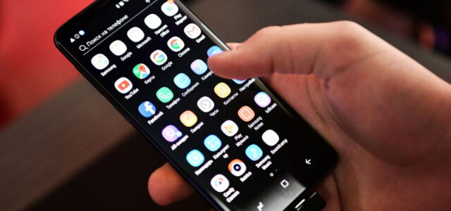 В России открыли предзаказ на новые складные смартфоны Samsung