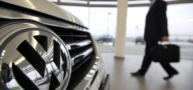 Volkswagen закроет завод в Китае, пишут СМИ