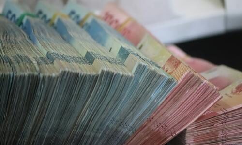 В России банки начали блокировать карты клиентов после перевода самим себе