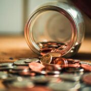 Стало известно, сколько россиян ограничили себе доступ к кредитам