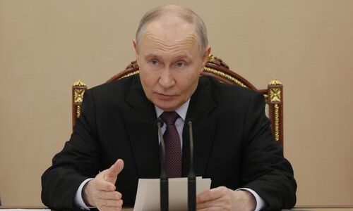 Путин: России необходимо вернуться на траекторию устойчивого роста экономики