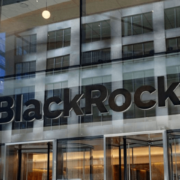 Фонд частного кредитования BlackRock начал ограничивать вывод средств на фоне растущего числа запросов на погашение
