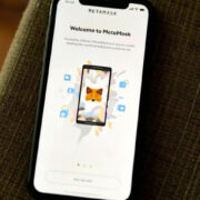 MetaMask расширяет доступность дебетовой карты в США