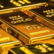 Финансовый консультант Петров: золото будет лишь дорожать