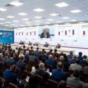Игорь Сечин: к 2040 году потребуется удвоение существующей инфраструктуры электросетей