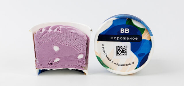 Мороженое йогуртное с голубикой и маршмеллоу