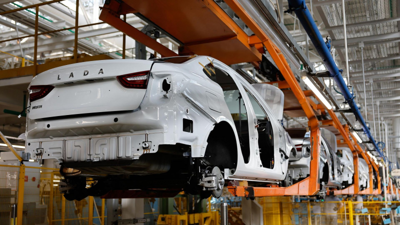 "АвтоВАЗ" может сократить рабочую неделю до четырех дней