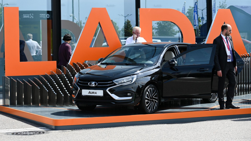 "АвтоВАЗ" прогнозирует снижение продаж автомобилей Lada в июне