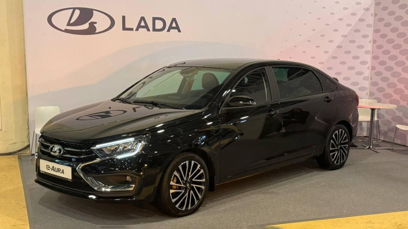 "АвтоВАЗ" впервые показал электромобиль Lada e-Aura