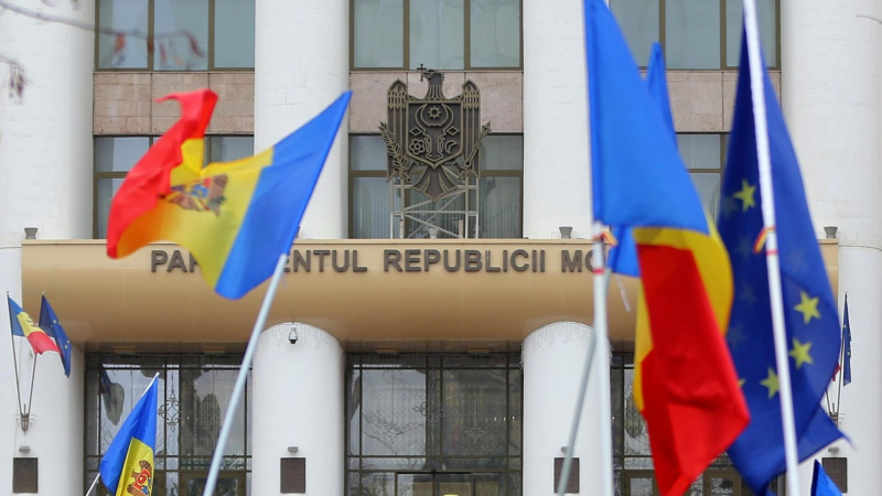 Экс-министр обороны Молдавии подверг критике запрет российских СМИ