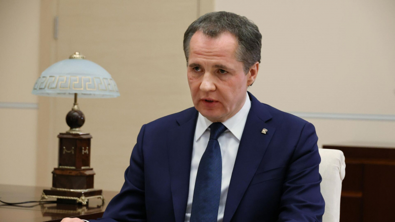 Гладков попросил у Путина помощи на восстановление предприятий