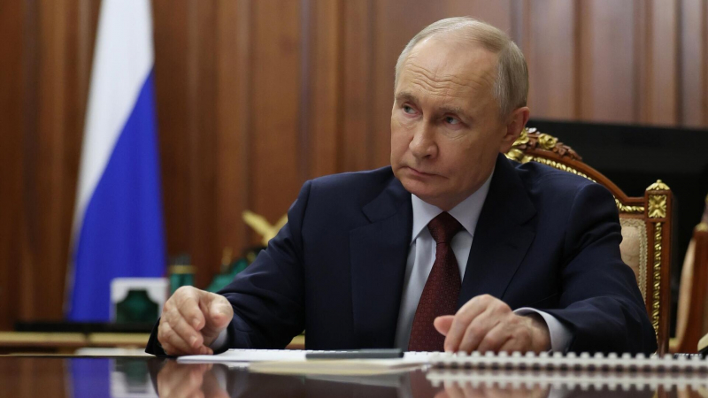 Путин обсудил с правительством развитие механизма особых экономических зон