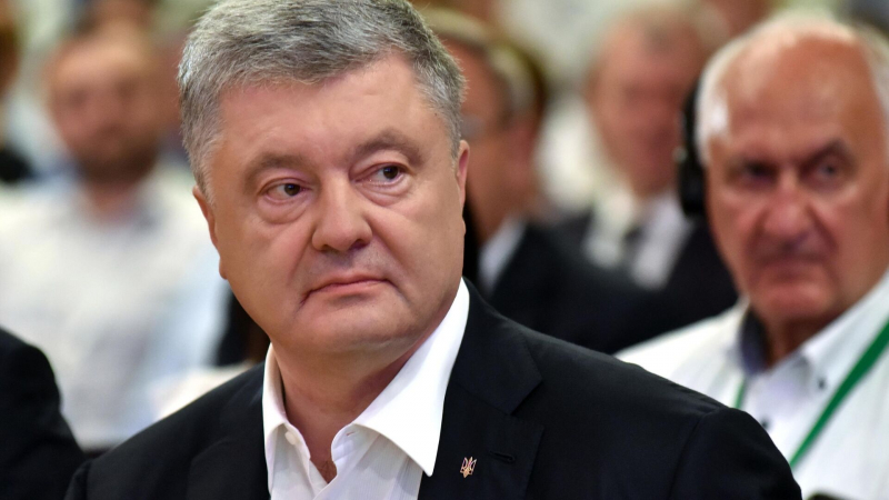 СМИ: Порошенко* в 2024 году заработал в 30 раз больше, чем в 2021 году