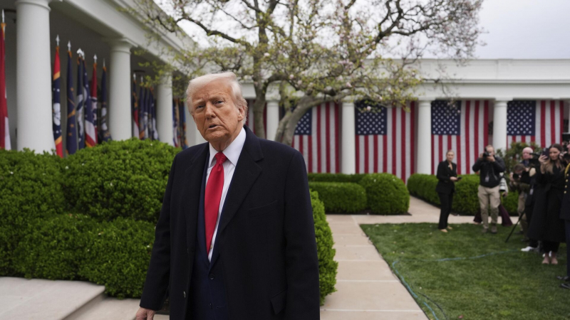 Трамп ввел чрезвычайное положение в США